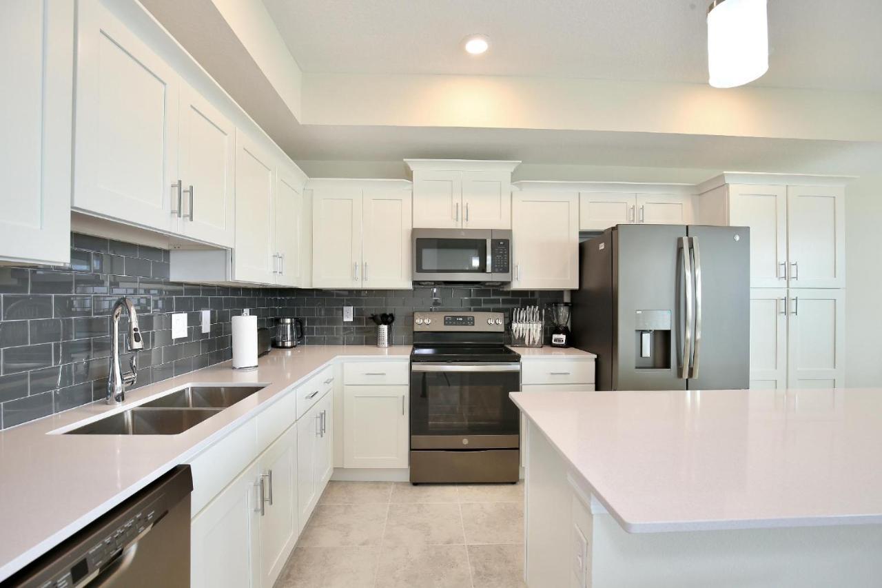 Great In Storey With Great Amenities Next To Disney! * Kissimmee