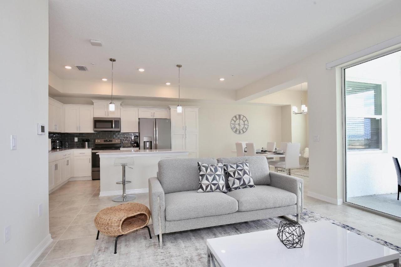 Apartment Great In Storey With Great Amenities Next To Disney! *