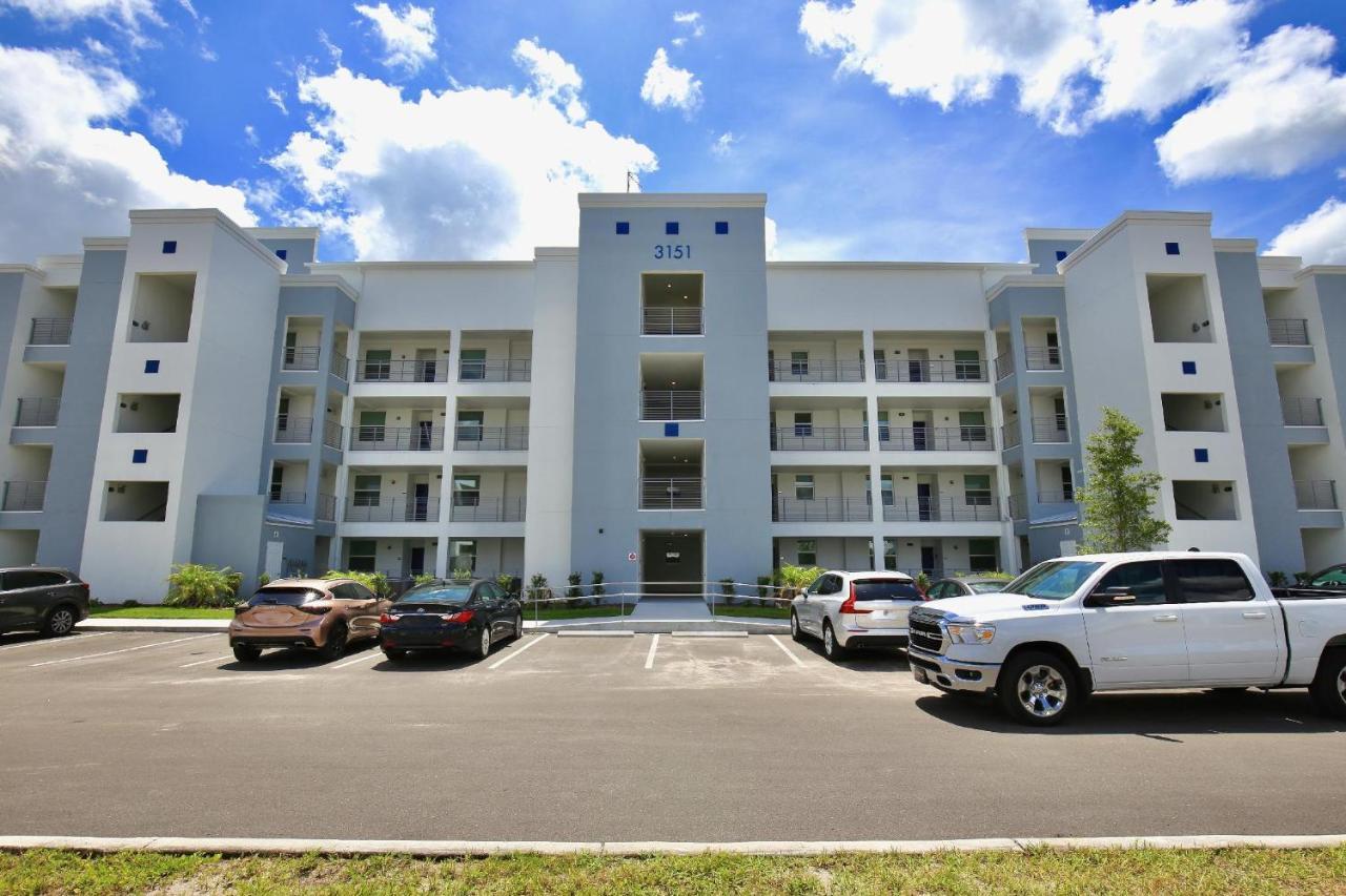 Great In Storey With Great Amenities Next To Disney! Apartment *