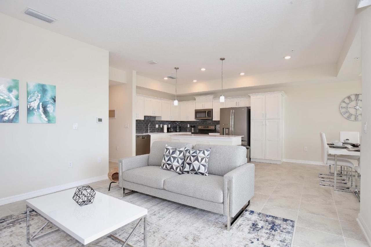 Great In Storey With Great Amenities Next To Disney!