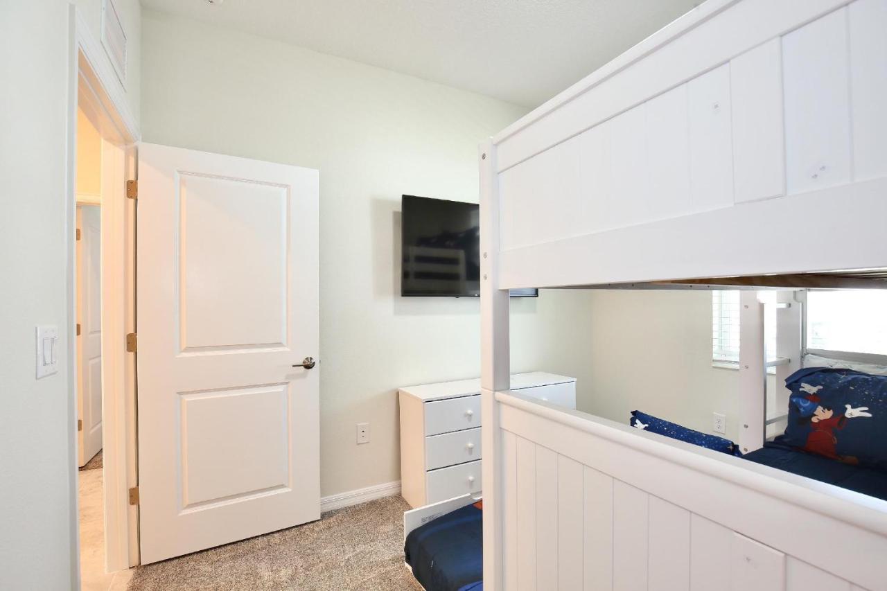 Great In Storey With Great Amenities Next To Disney! * Kissimmee