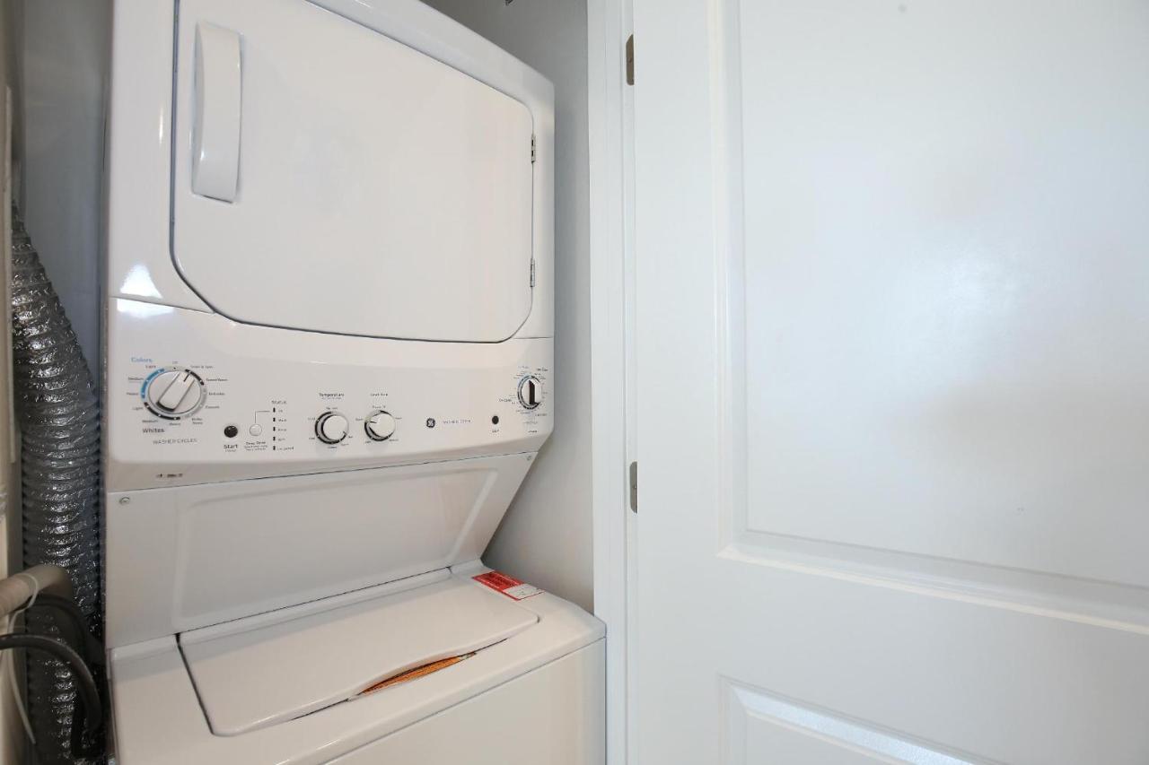 Great In Storey With Great Amenities Next To Disney! Apartment *