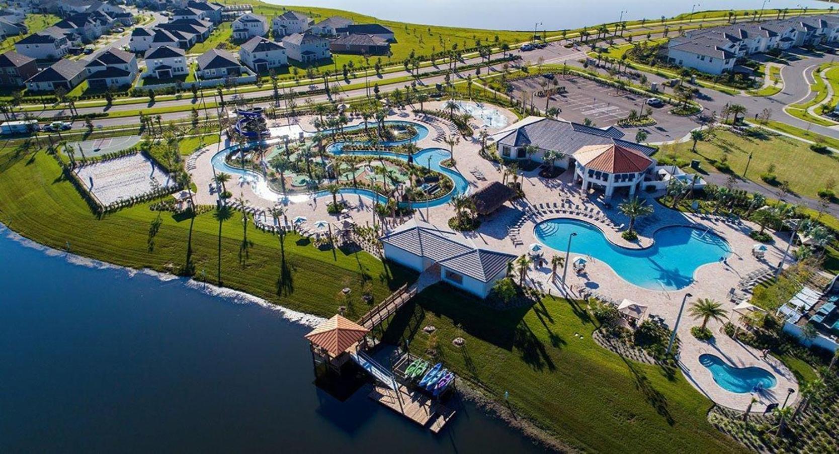 Great In Storey With Great Amenities Next To Disney!